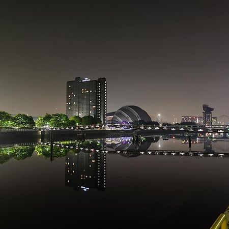 La Casita, Your Home Away From Home - Free Parking Glasgow Esterno foto