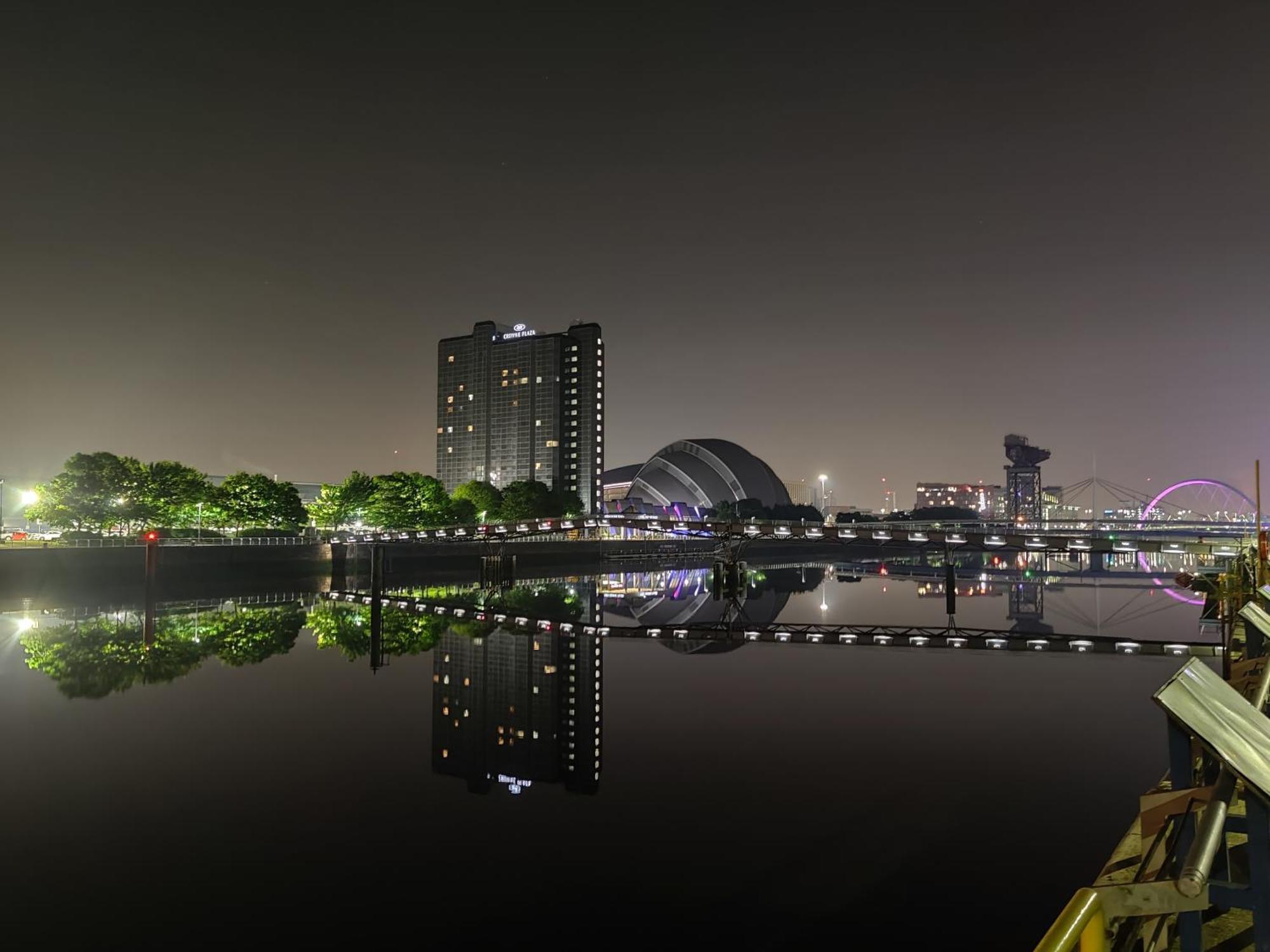 La Casita, Your Home Away From Home - Free Parking Glasgow Esterno foto